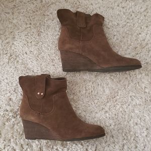 🍁Lucky Brad suede wedge booties 🍁
